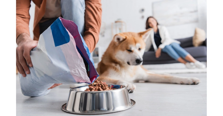 Is it possible to have a plastic-free pet food industry?